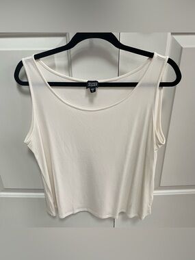 Eileen Fisher 100% Silk Cream Neutral Scoop Neck Tank Top Layering Summer Staple